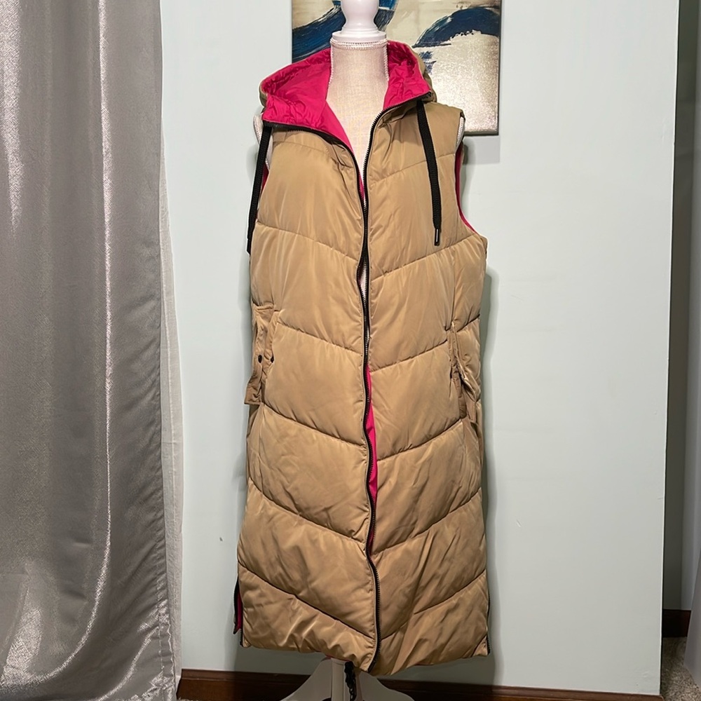 ZARA Water Repellent Reversible Padded Vest| Color: Beige and pink | Size: L